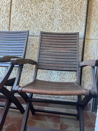 Conjunto de dos sillas de terraza de madera maciza
