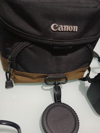 Cámara de fotos cannon y  accesorio