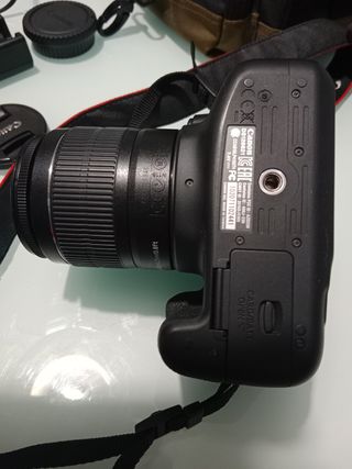 Cámara de fotos cannon y  accesorio