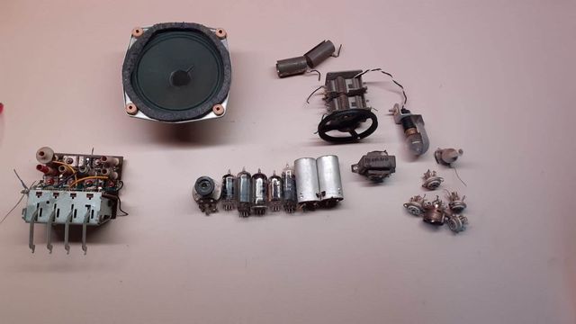 Radio antigua a valvulas amplificador recambios