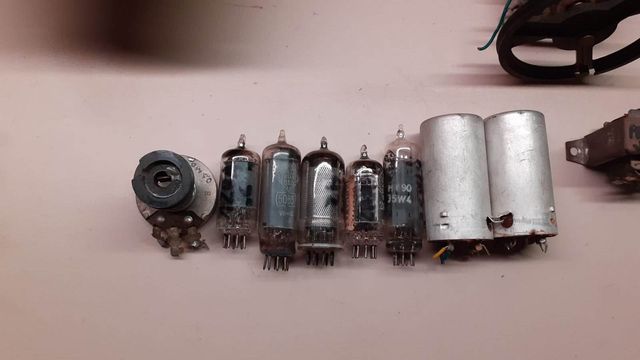 Radio antigua a valvulas amplificador recambios