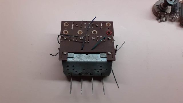 Radio antigua a valvulas amplificador recambios