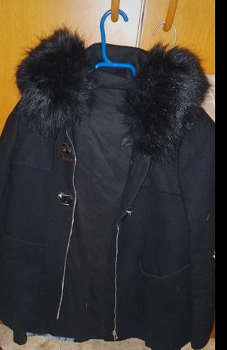 Abrigo zara negro, en muy buen estado