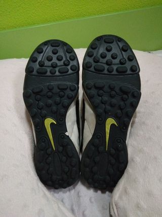 Botas futbol multiatos talla 36.5