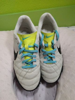 Botas futbol multiatos talla 36.5