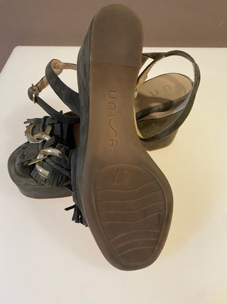 Zapatos sandalia marca UNISA, talla 37