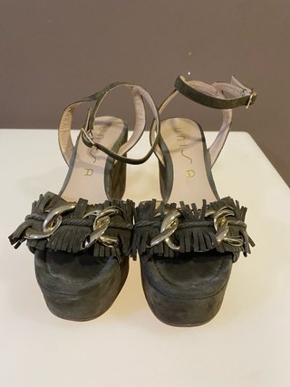 Zapatos sandalia marca UNISA, talla 37