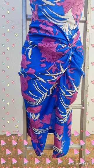 Falda midi y blusa de Mango