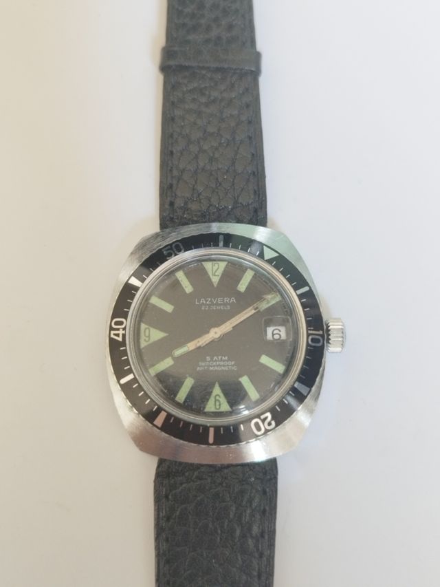Reloj Diver Lazvera 5atm de cuerda manual.