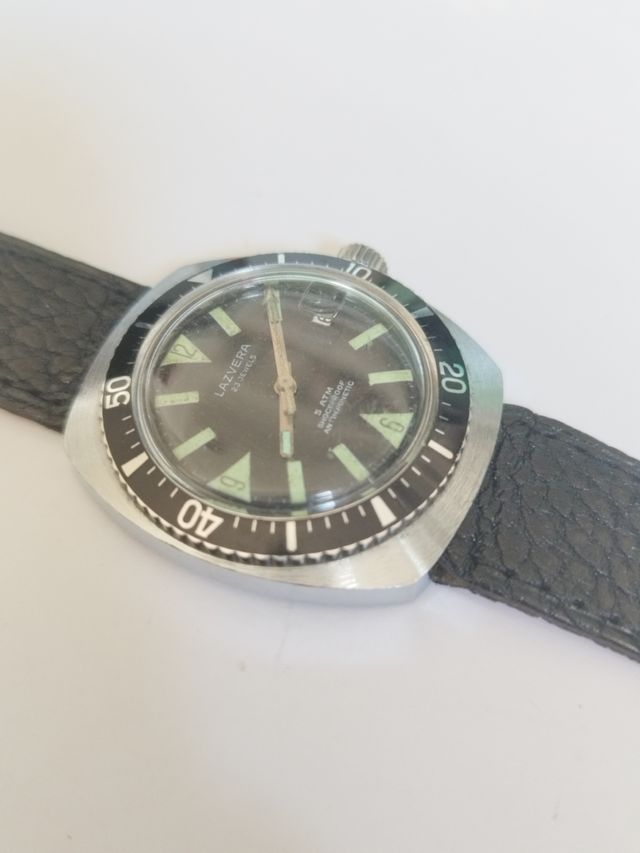 Reloj Diver Lazvera 5atm de cuerda manual.