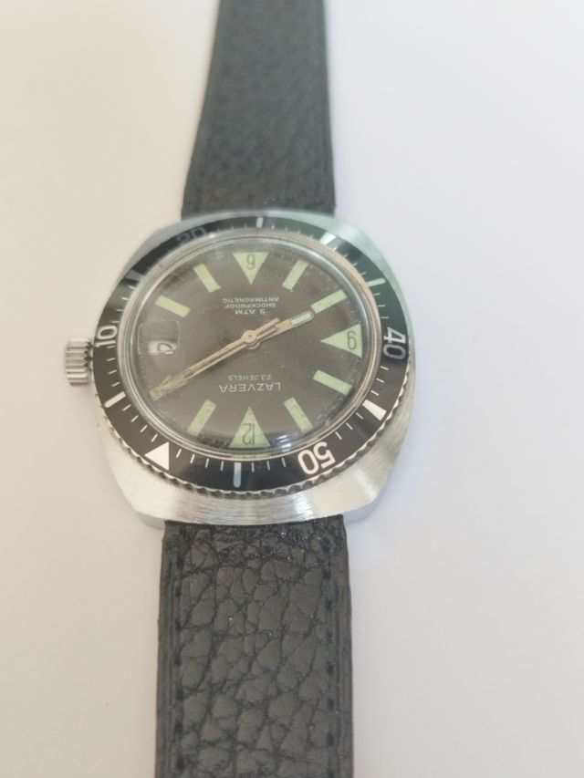 Reloj Diver Lazvera 5atm de cuerda manual.