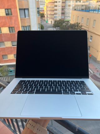 Macbook Air 15 M2 16GB 512GB Plata