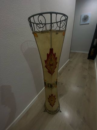 Lámpara Pié , origen Granada