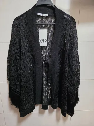 Chaqueta punto abierto flecos ZARA