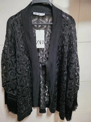 Chaqueta punto abierto flecos ZARA