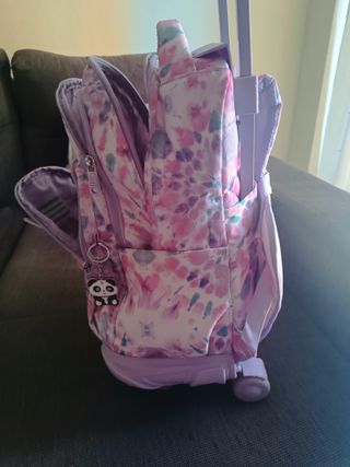 Mochila Totto con ruedas -- Muy poco Uso
