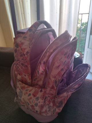 Mochila Totto con ruedas -- Muy poco Uso