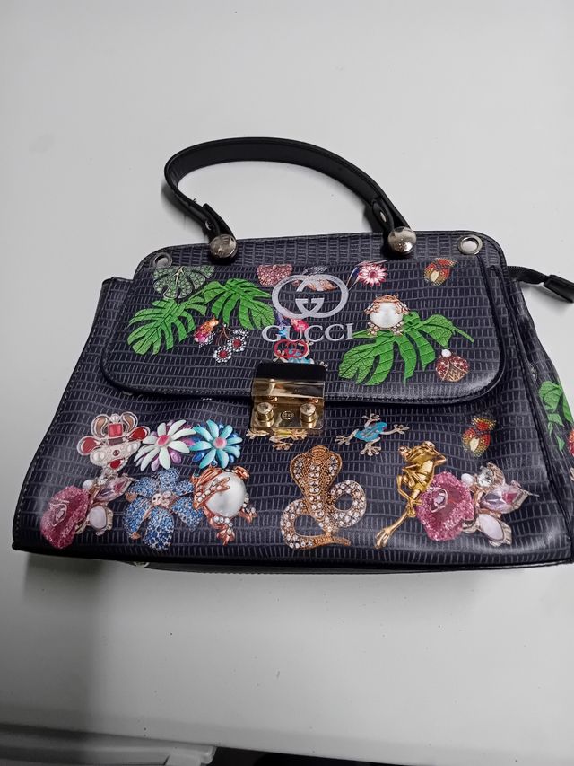 Bolso mujer. Adorns florales.