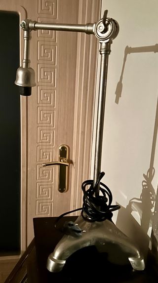 LAMPARAS DE MESA METALICAS