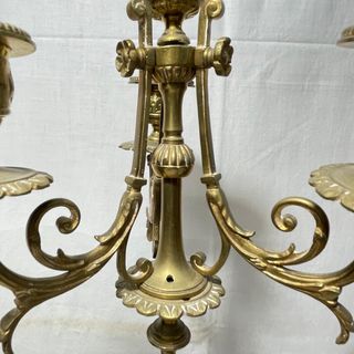 Pareja de candelabros.