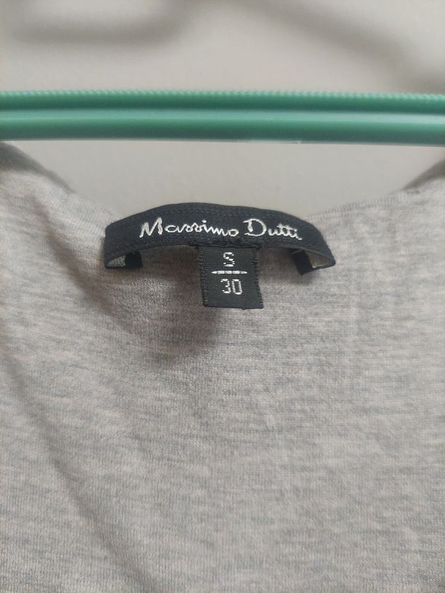 Camiseta seda, algodón y pedreria de Massimo dutti