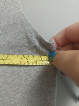 Camiseta seda, algodón y pedreria de Massimo dutti