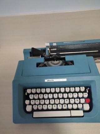 Maquina de escribir olivetti