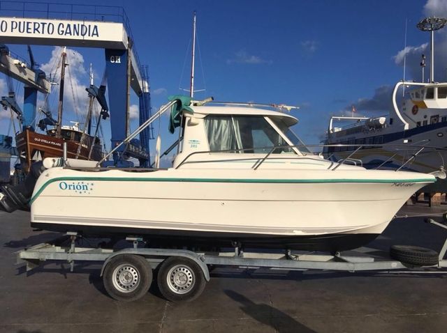 OCQUETEAU TIMONIER 595  BARCO DE 6 METROS