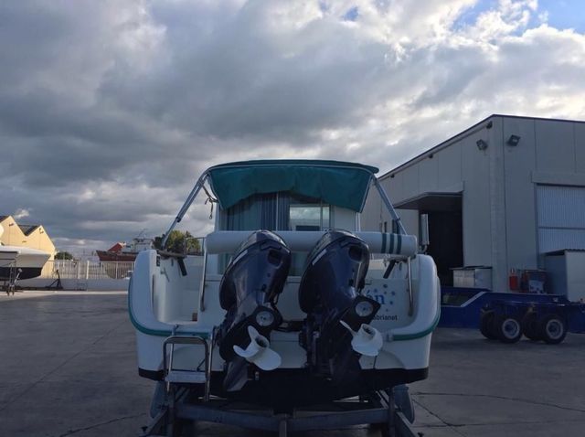 OCQUETEAU TIMONIER 595  BARCO DE 6 METROS