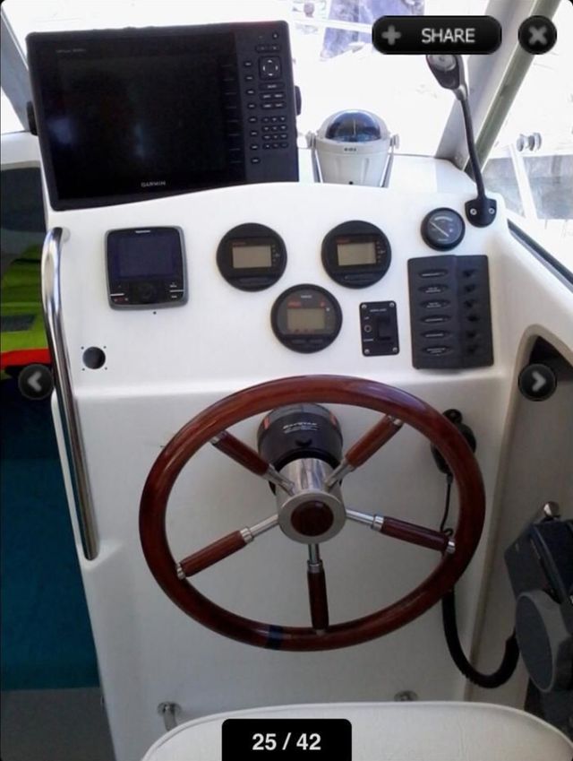 OCQUETEAU TIMONIER 595  BARCO DE 6 METROS