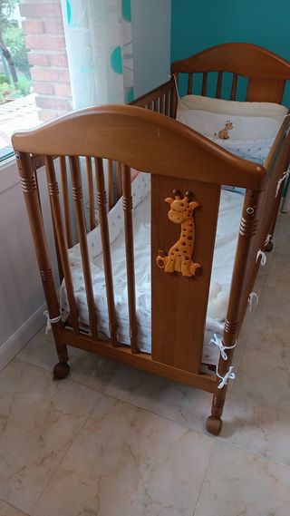 Bonita cuna de madera