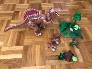 Spinosaurus Playmobil con bebes