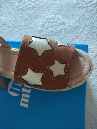 Sandalias Cuña Mustang mujer