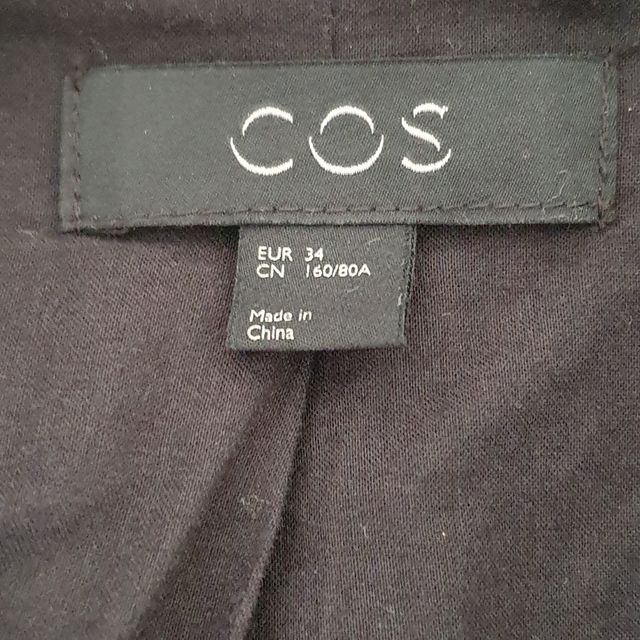 Parka Negra Marca COS