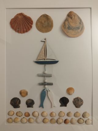 Cuadro marino de conchas artesanal de 42 cm x52 cm