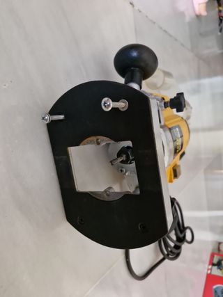 Fresadora einhell bavaria BOF 850 E