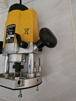 Fresadora einhell bavaria BOF 850 E