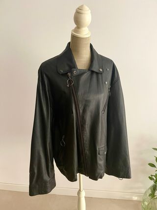 Cazadora biker piel negra talla L Zara