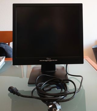 Monitor LCD Fujitsu Siemens 17”