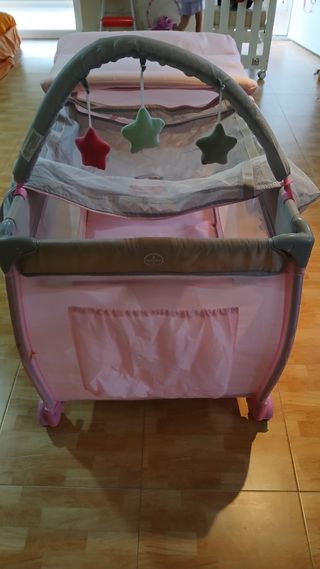 Cuna de viaje,cambiador ,parque de juegos
