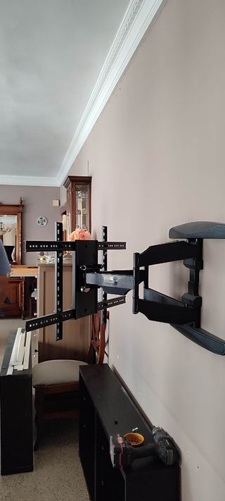 Soporte televisión grande, pared