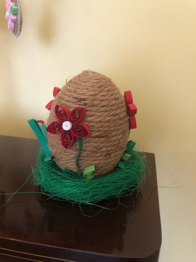 Uova pasquale decorata a mano