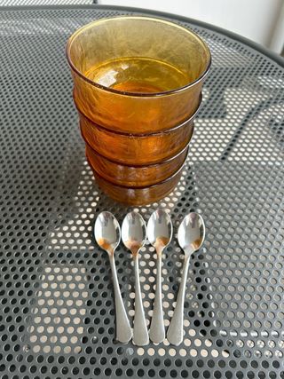 Ciotole vintage con cucchiaini