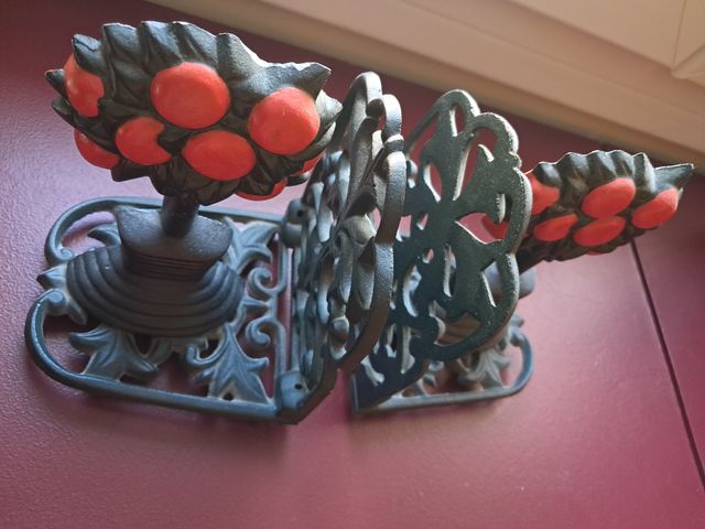 Sujeta libros o puertas