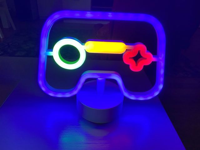 Lampara led en forma de mando