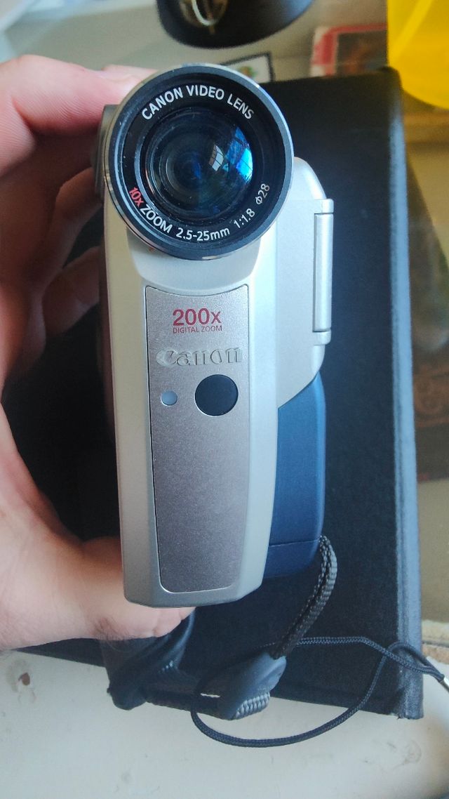 Cámara de vídeo portátil Canon MV5I