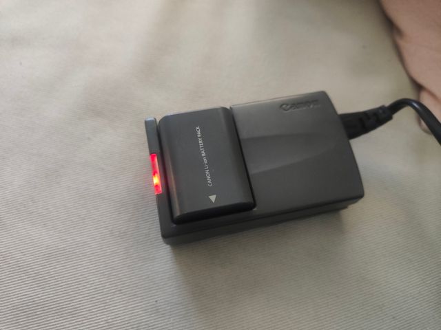 Cámara de vídeo portátil Canon MV5I