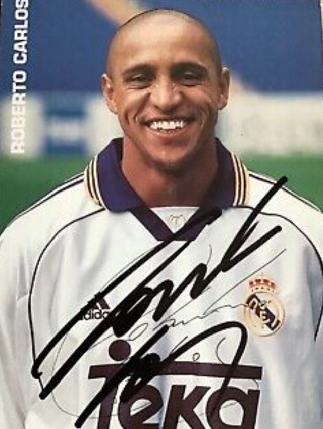 Camiseta firmada Roberto Carlos