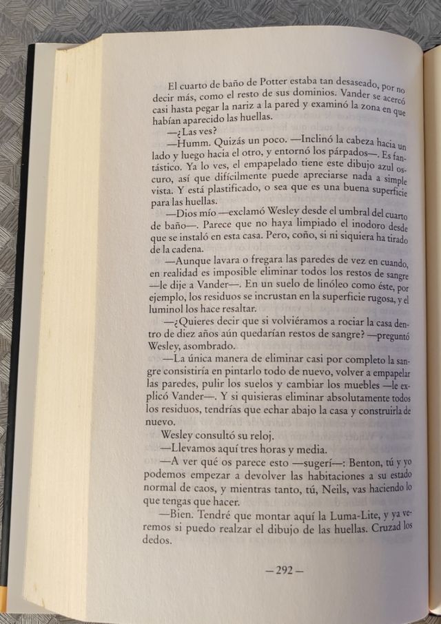 Libro Cruel y extraño.