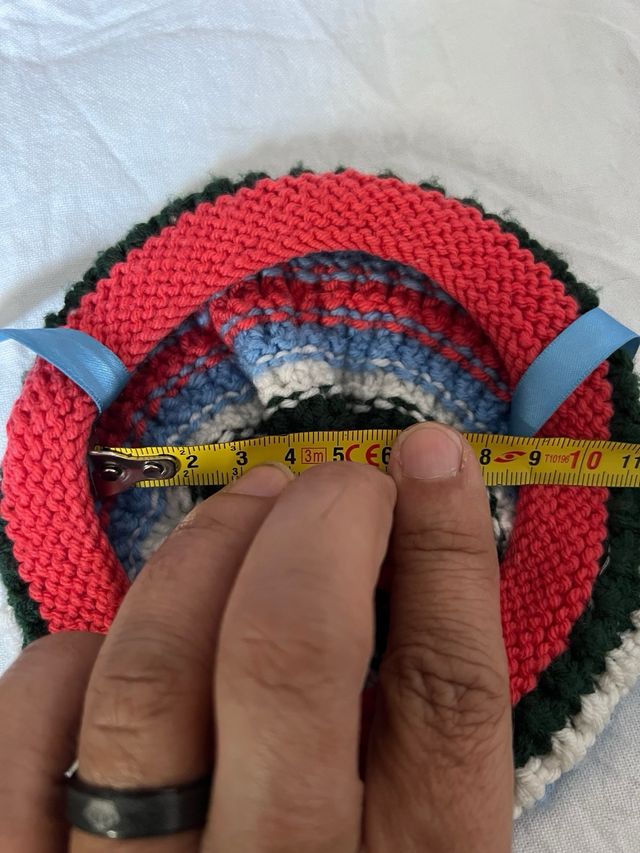 Cappellino fatto a mano per cani medio piccoli